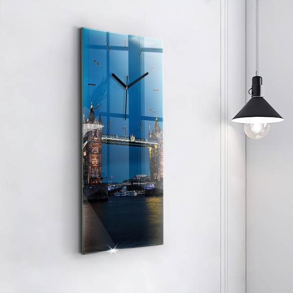 Vertikale Uhr mit motiv Tower Bridge London bei Nacht