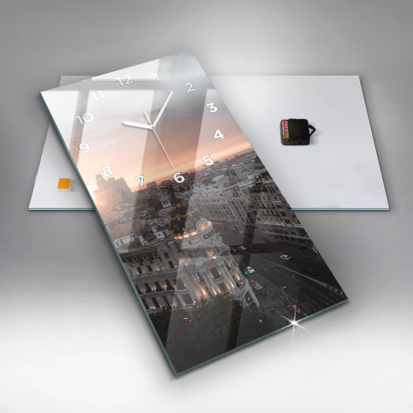 Vertikale Uhr Städte bei Sonnenuntergang