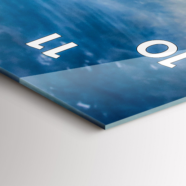 Vertikale Uhr Sonnenaufgang an der Ostsee