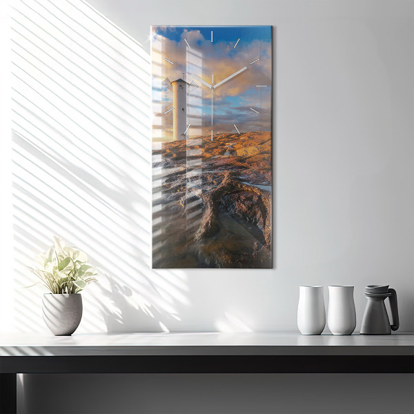 Vertikale Uhr Leuchtturm und die Ostsee