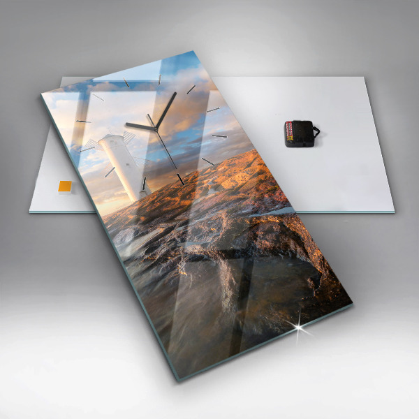 Vertikale Uhr Leuchtturm und die Ostsee