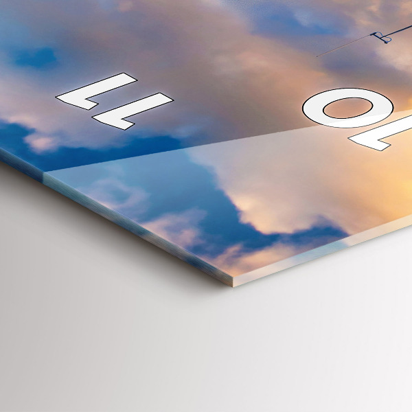 Vertikale Uhr Leuchtturm und die Ostsee