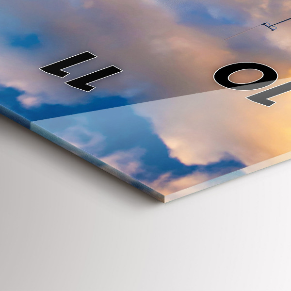 Vertikale Uhr Leuchtturm und die Ostsee