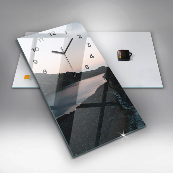 Vertikale Uhr mit motiv See und Berge