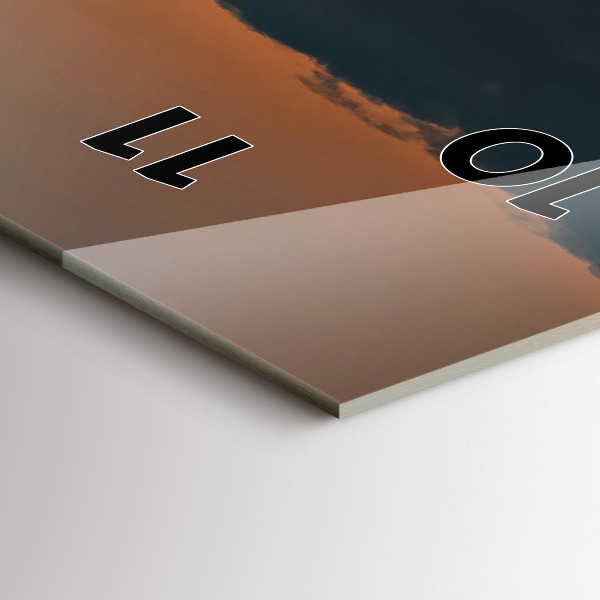 Vertikale Uhr mit motiv Sonnenblumen auf einer Wiese