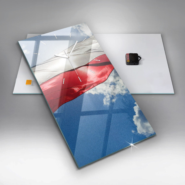 Vertikale Uhr Polnische Flagge gegen den Himmel