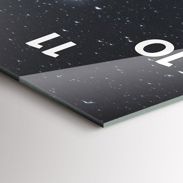 Vertikale Uhr mit motiv Ein Berg unter dem Sternenhimmel