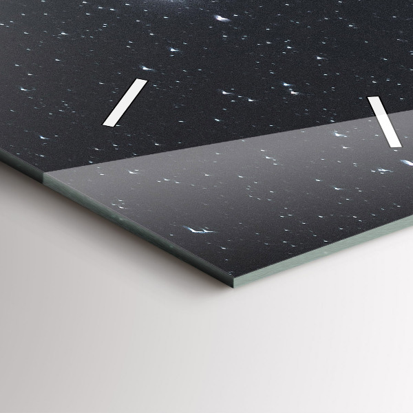 Vertikale Uhr mit motiv Ein Berg unter dem Sternenhimmel