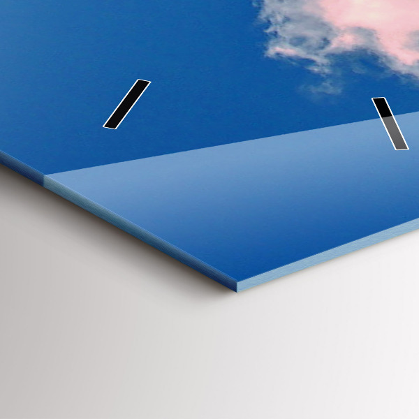 Vertikale Uhr mit motiv Berge unter dem blauen Himmel