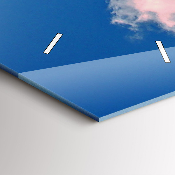 Vertikale Uhr mit motiv Berge unter dem blauen Himmel