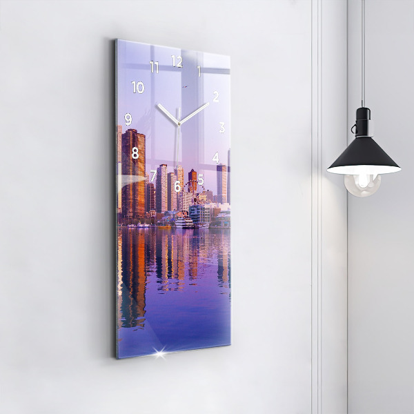 Vertikale Uhr Blick auf US-Wolkenkratzer