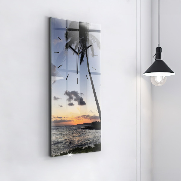 Vertikale Uhr Palme und Sonnenaufgang