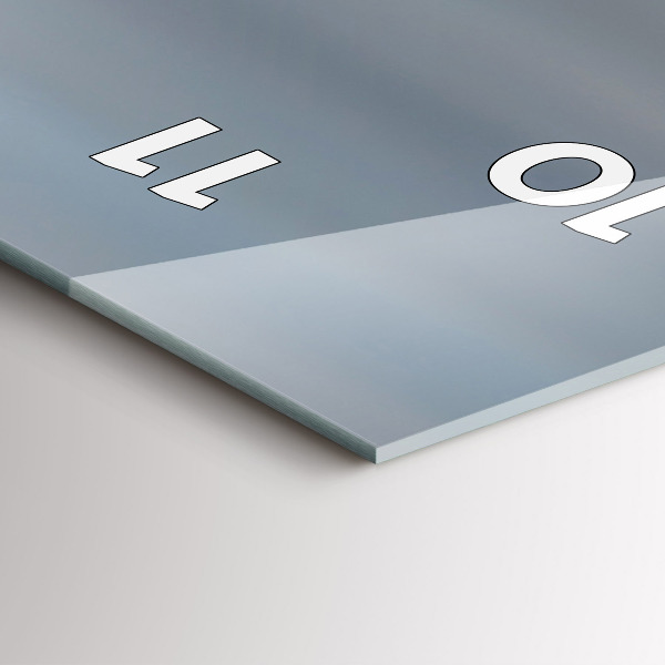 Vertikale Uhr Die wehende US-Flagge