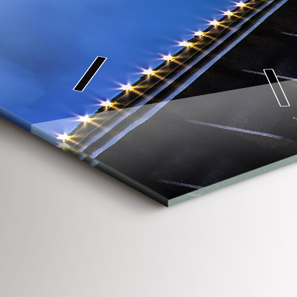 Vertikale Uhr Felsenufer unter der Brücke