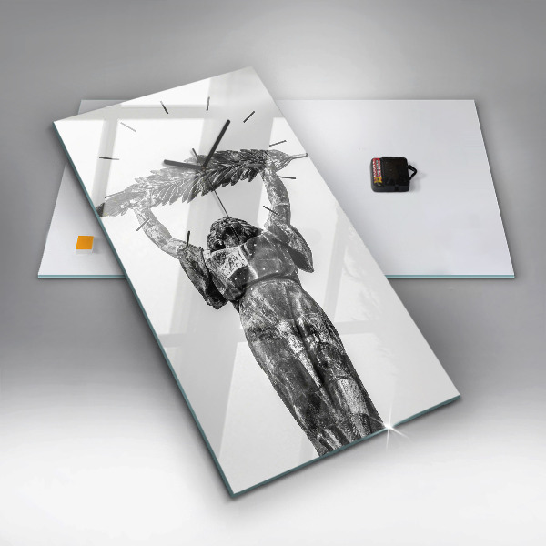 Vertikale Uhr Freiheitsstatue in Budapest