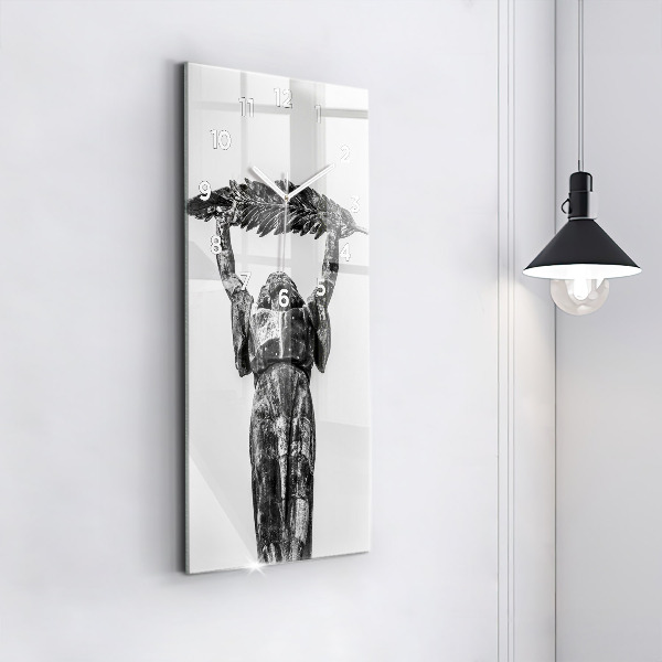 Vertikale Uhr Freiheitsstatue in Budapest