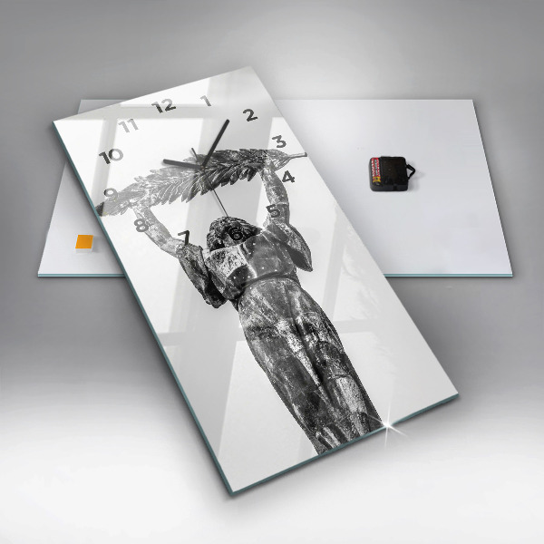 Vertikale Uhr Freiheitsstatue in Budapest