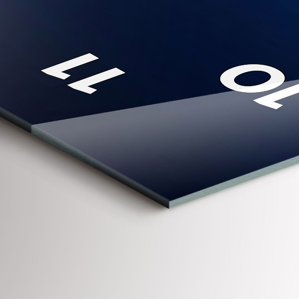 Vertikale Uhr mit motiv Fischerboot im Hafen