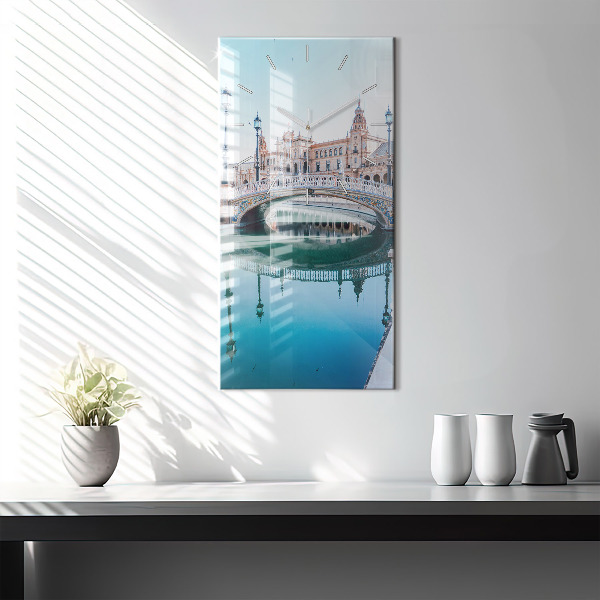 Vertikale Uhr Spanischer Platz in Sevilla