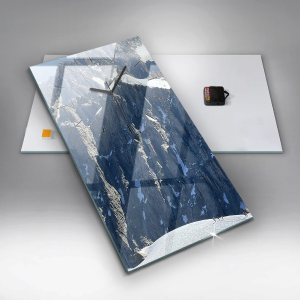 Vertikale Uhr mit motiv Die Alpen im Winter