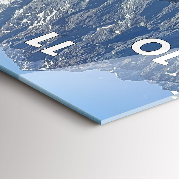 Vertikale Uhr mit motiv Die Alpen im Winter