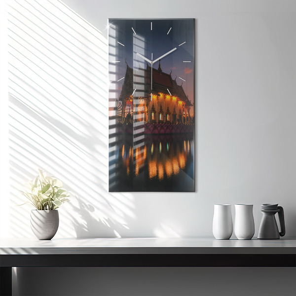 Vertikale Uhr Tempel in Bangkok