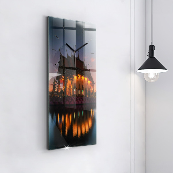 Vertikale Uhr Tempel in Bangkok