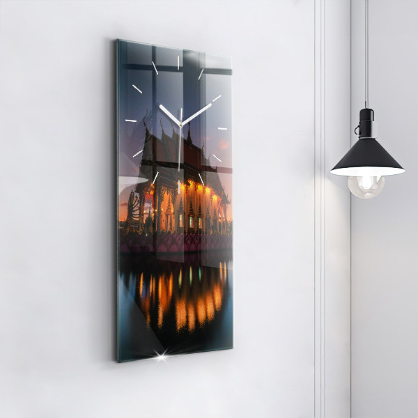 Vertikale Uhr Tempel in Bangkok