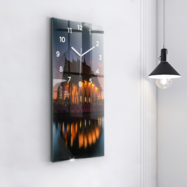 Vertikale Uhr Tempel in Bangkok