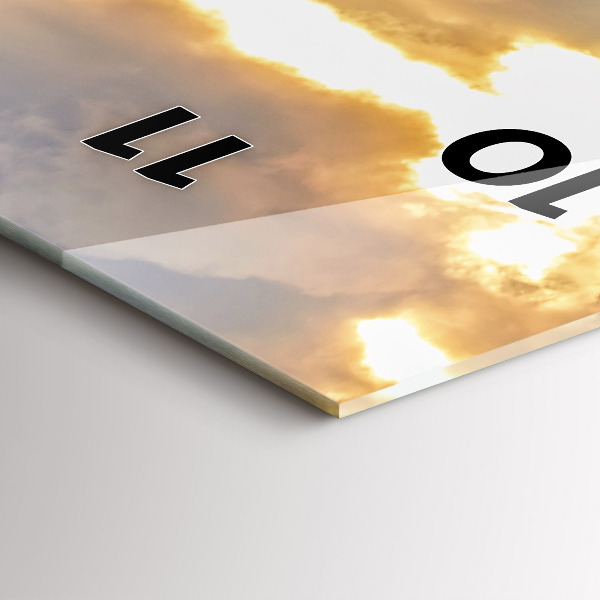 Vertikale Uhr Landschaft mit Wäldern