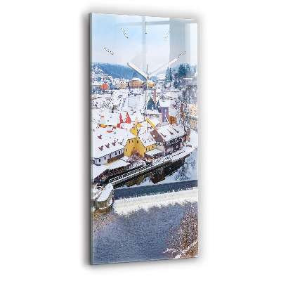 Vertikale Uhr mit motiv Panorama einer Stadt im Winter