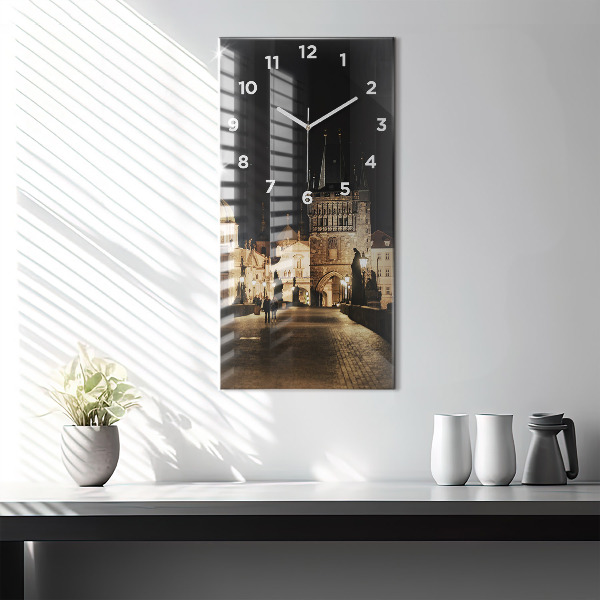 Vertikale Uhr Karlsbrücke in Prag