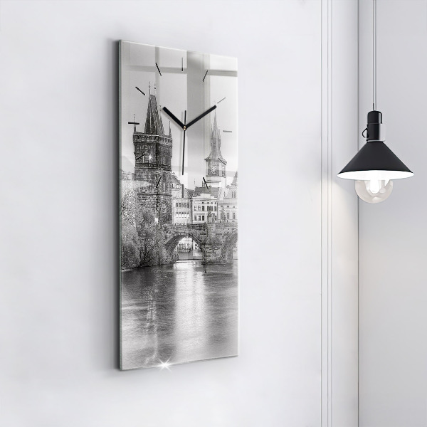 Vertikale Uhr mit motiv Ansicht der Karlsbrücke Prag