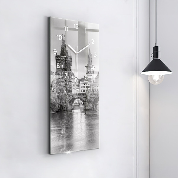 Vertikale Uhr mit motiv Ansicht der Karlsbrücke Prag