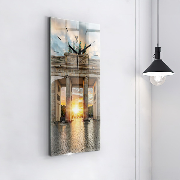 Vertikale Uhr mit motiv Brandenburger Tor in Berlin