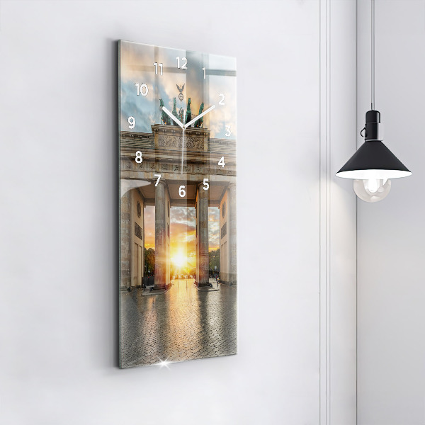 Vertikale Uhr mit motiv Brandenburger Tor in Berlin