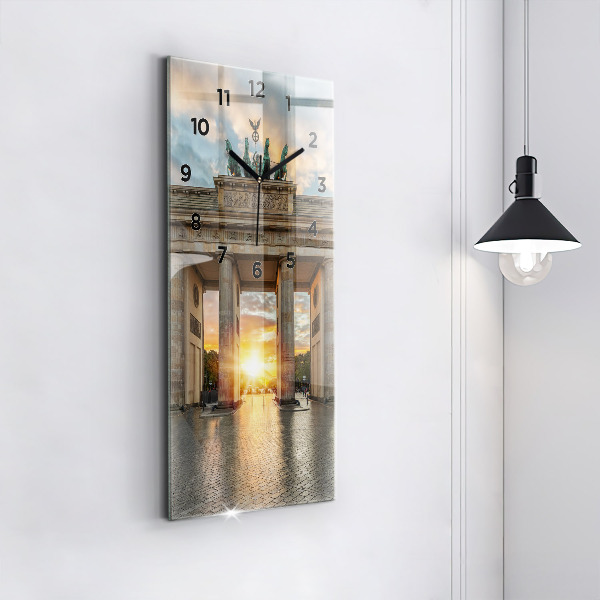 Vertikale Uhr mit motiv Brandenburger Tor in Berlin