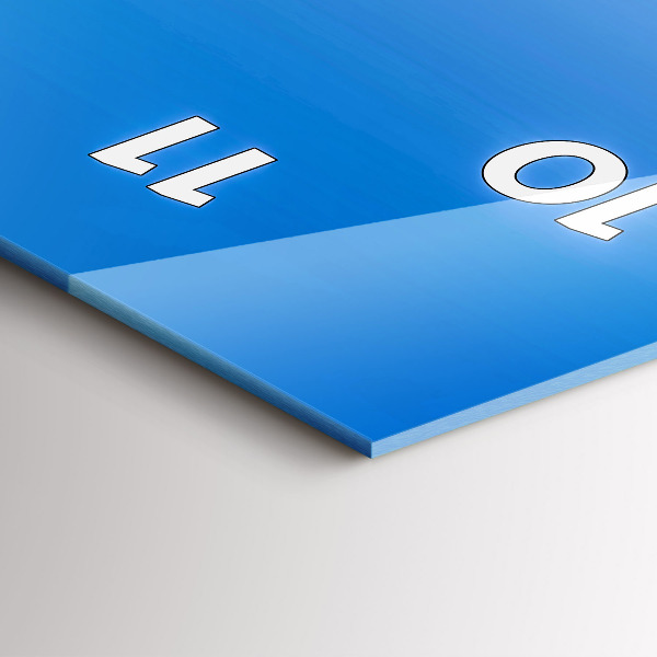 Vertikale Uhr mit motiv Zipser Burg in der Slowakei