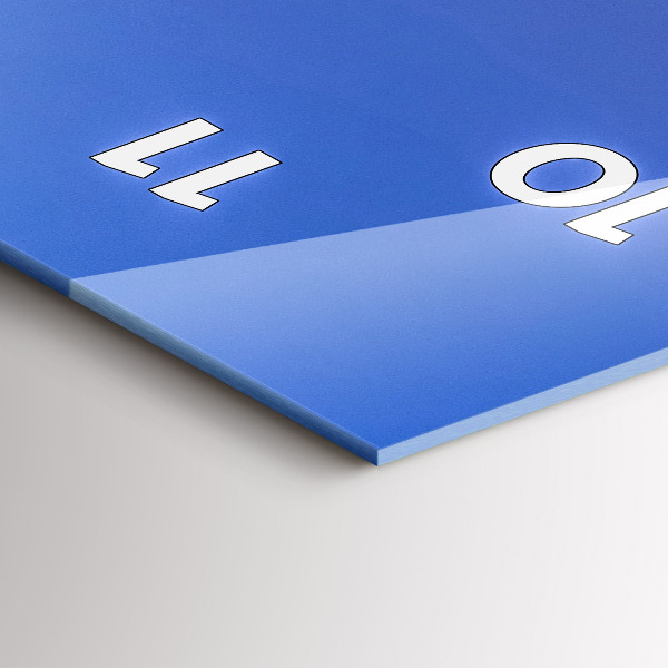 Vertikale Uhr mit motiv Beleuchtete Stadt bei Nacht