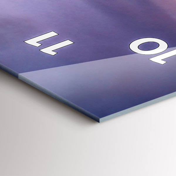 Vertikale Uhr mit motiv Stein-Kopf