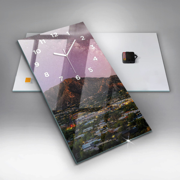 Vertikale Uhr mit motiv Berglandschaft