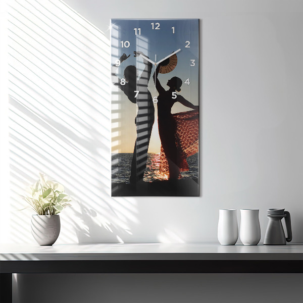 Vertikale Uhr Spanischer Tanz auf dem Meer