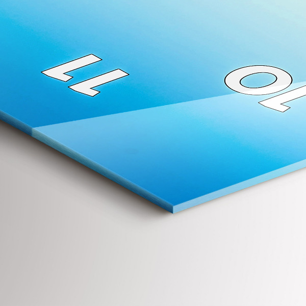 Vertikale Uhr Skifahrer in den Alpen