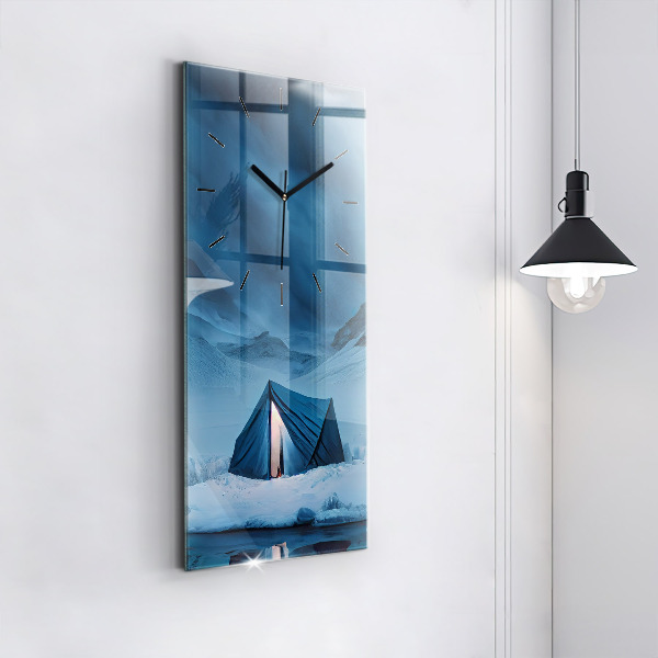 Vertikale Uhr mit motiv Zelt in den Bergen von Island