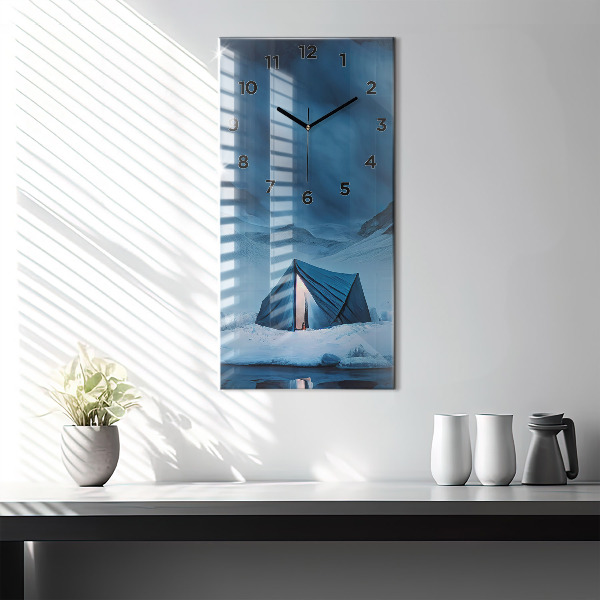 Vertikale Uhr mit motiv Zelt in den Bergen von Island