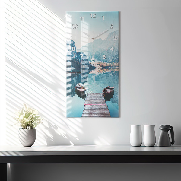 Vertikale Uhr mit motiv Boote auf einem See