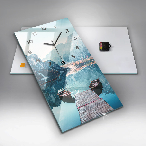 Vertikale Uhr mit motiv Boote auf einem See