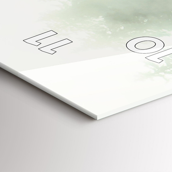 Vertikale Uhr Nebliger Wald