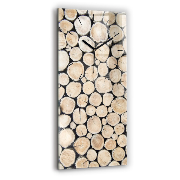 Vertikale Uhr Geschnittener Baumstamm