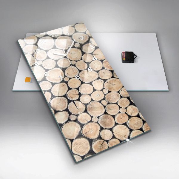 Vertikale Uhr Geschnittener Baumstamm